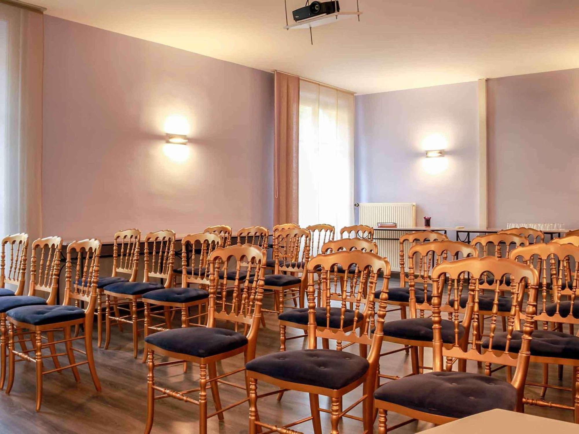 Hotel Mercure Saint-Nectaire Spa & Bien-Etre Bagian luar foto