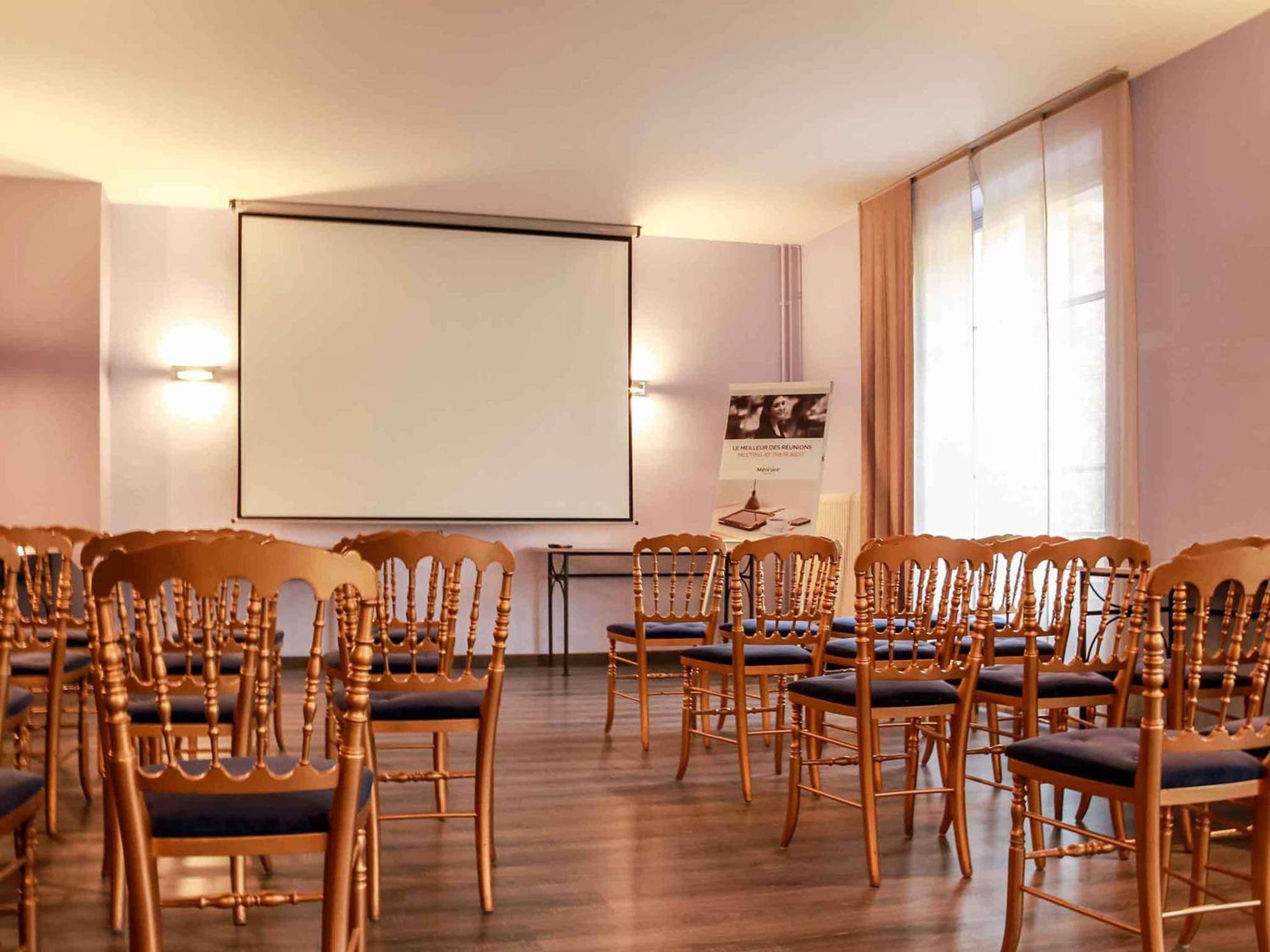 Hotel Mercure Saint-Nectaire Spa & Bien-Etre Bagian luar foto