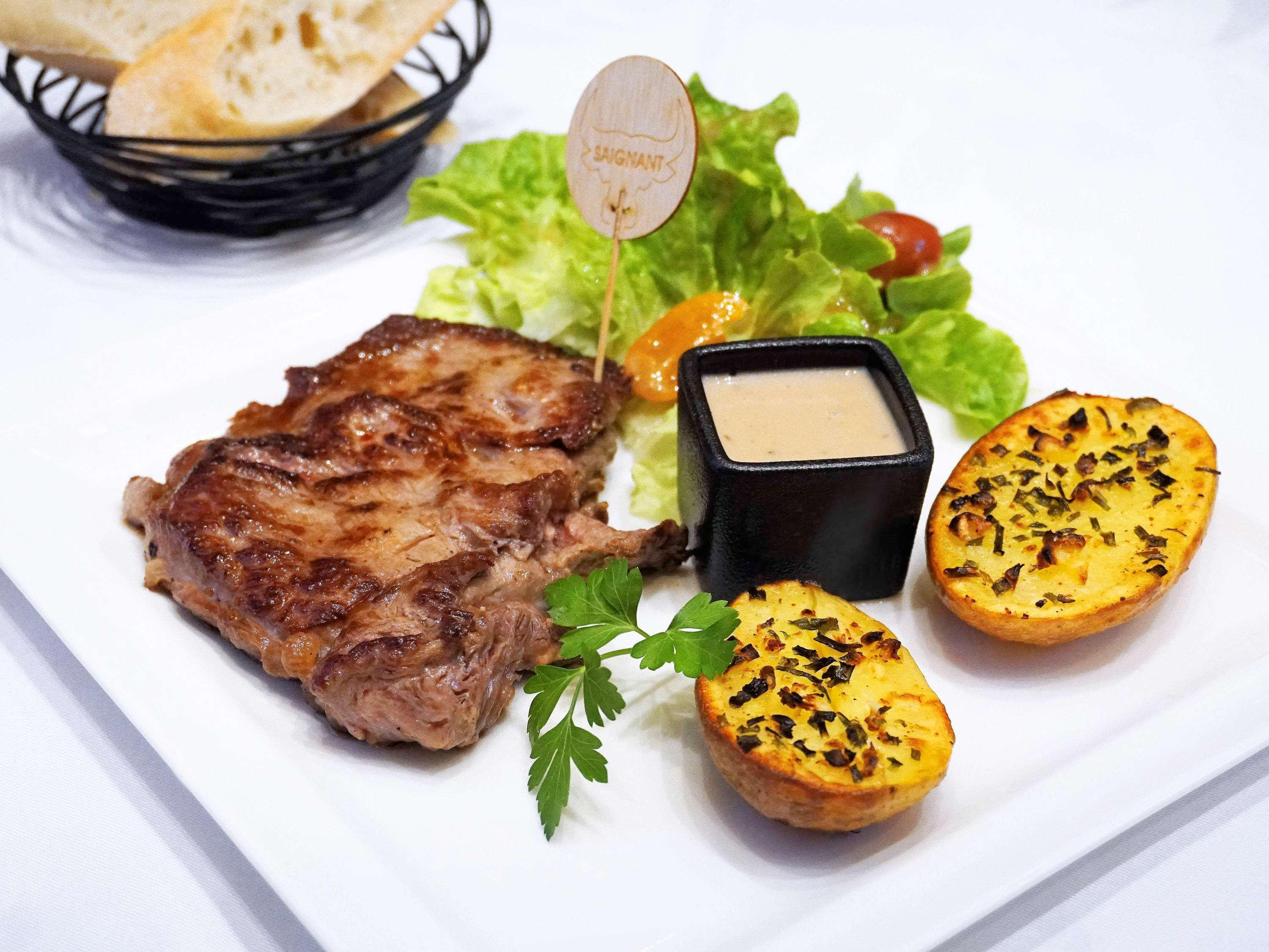 Hotel Mercure Saint-Nectaire Spa & Bien-Etre Bagian luar foto