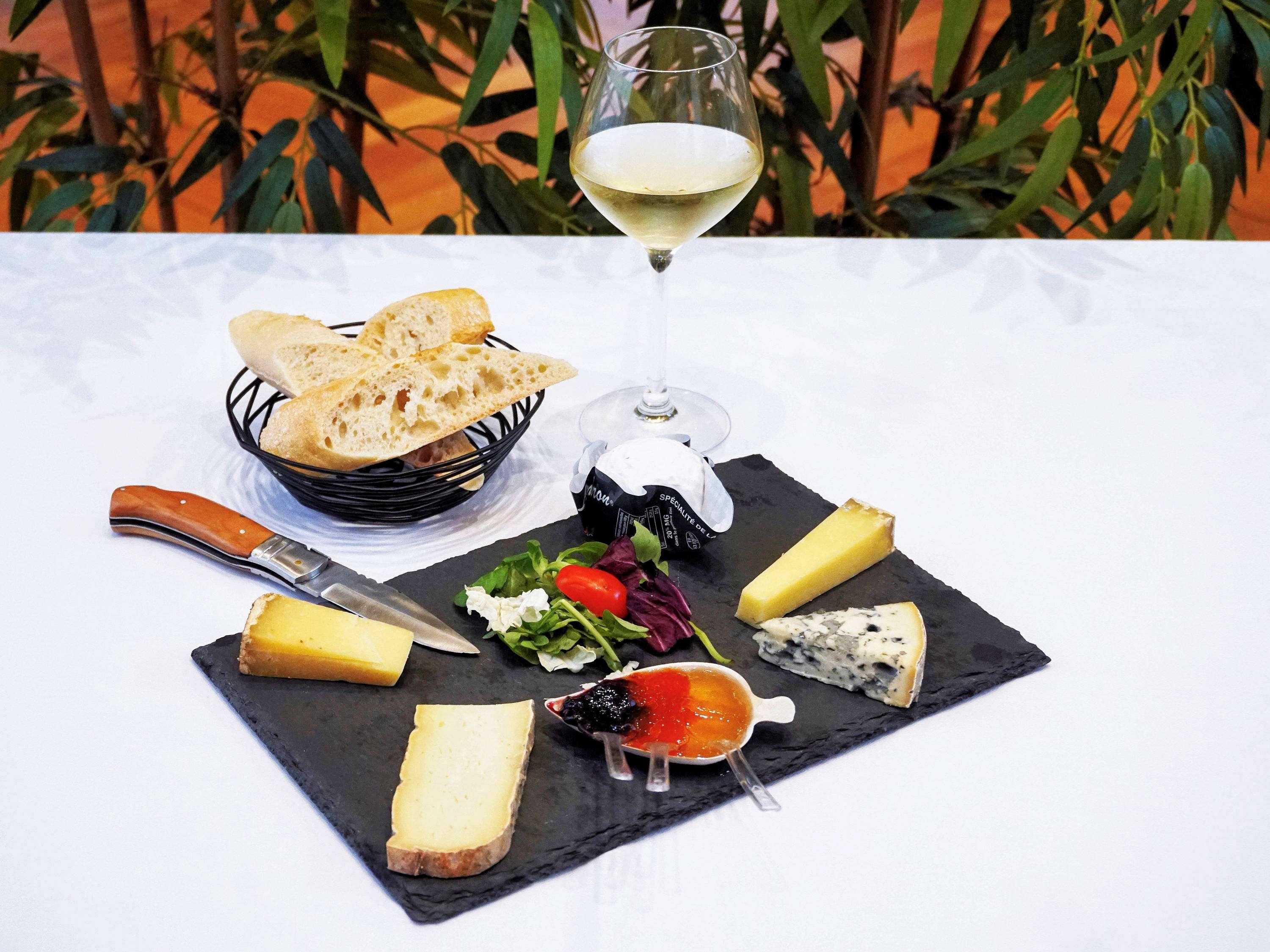 Hotel Mercure Saint-Nectaire Spa & Bien-Etre Bagian luar foto